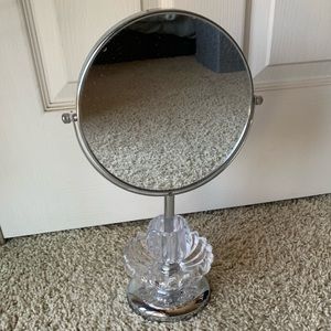 Makeup mirror